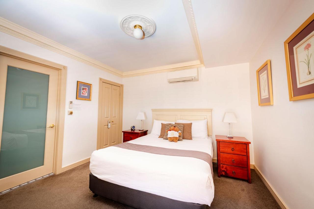 Cobb & Co Court Boutique Hotel Mudgee Exterior photo