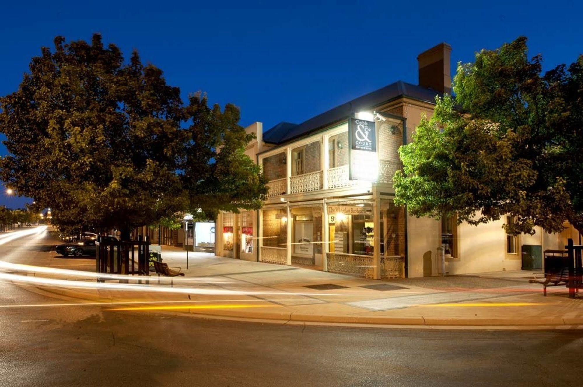 Cobb & Co Court Boutique Hotel Mudgee Exterior photo