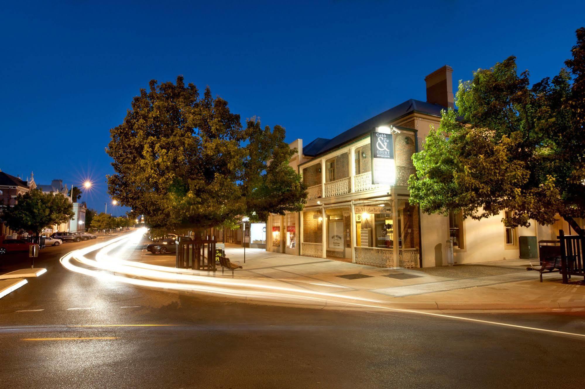 Cobb & Co Court Boutique Hotel Mudgee Exterior photo
